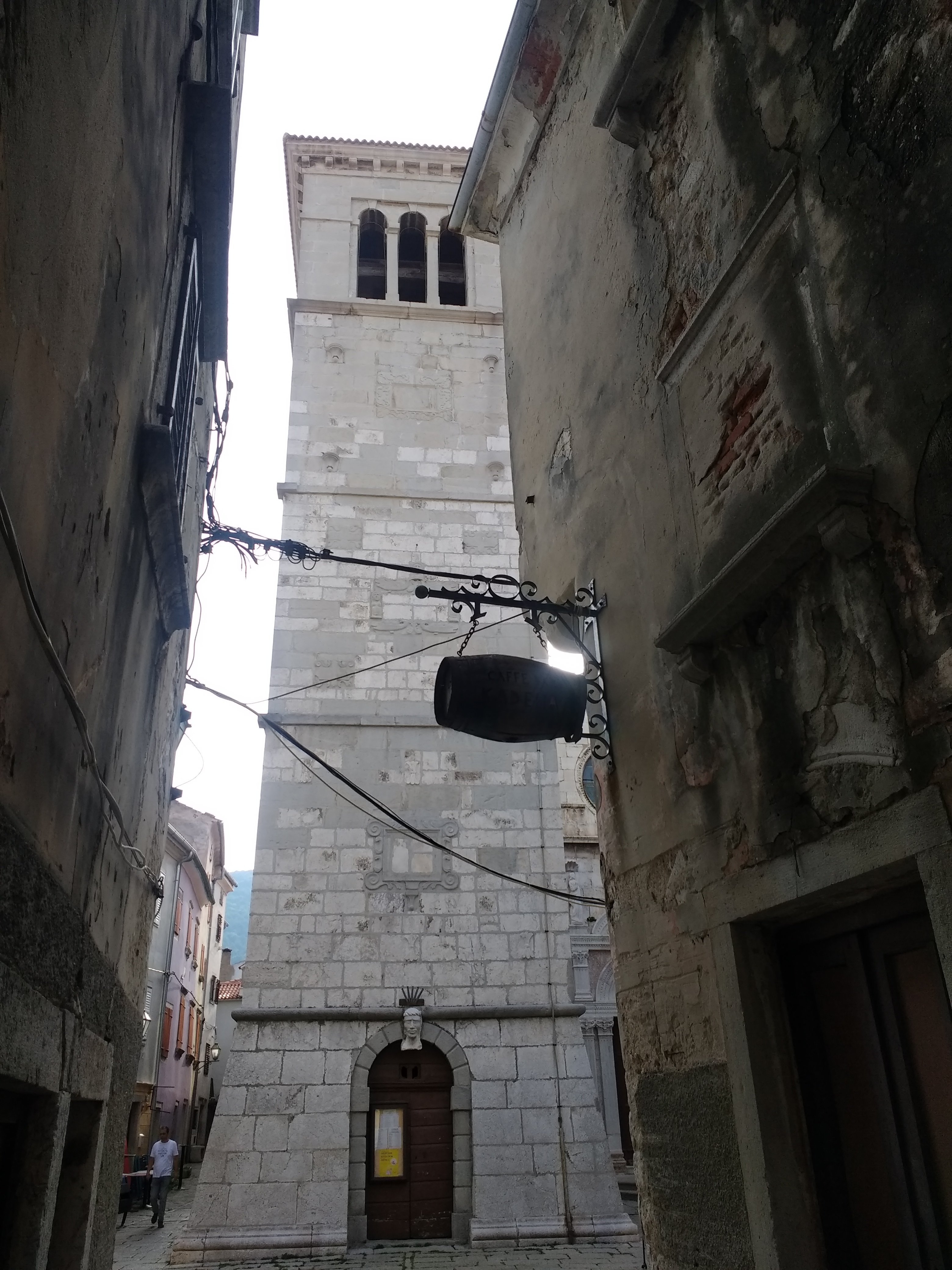 IMG_20180525_080506600_BURST000_COVER_TOP